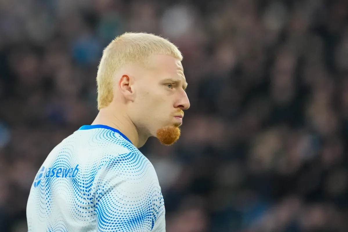 Meerdink Challenges VAR Decision Over Denied Penalty in Feyenoord Match