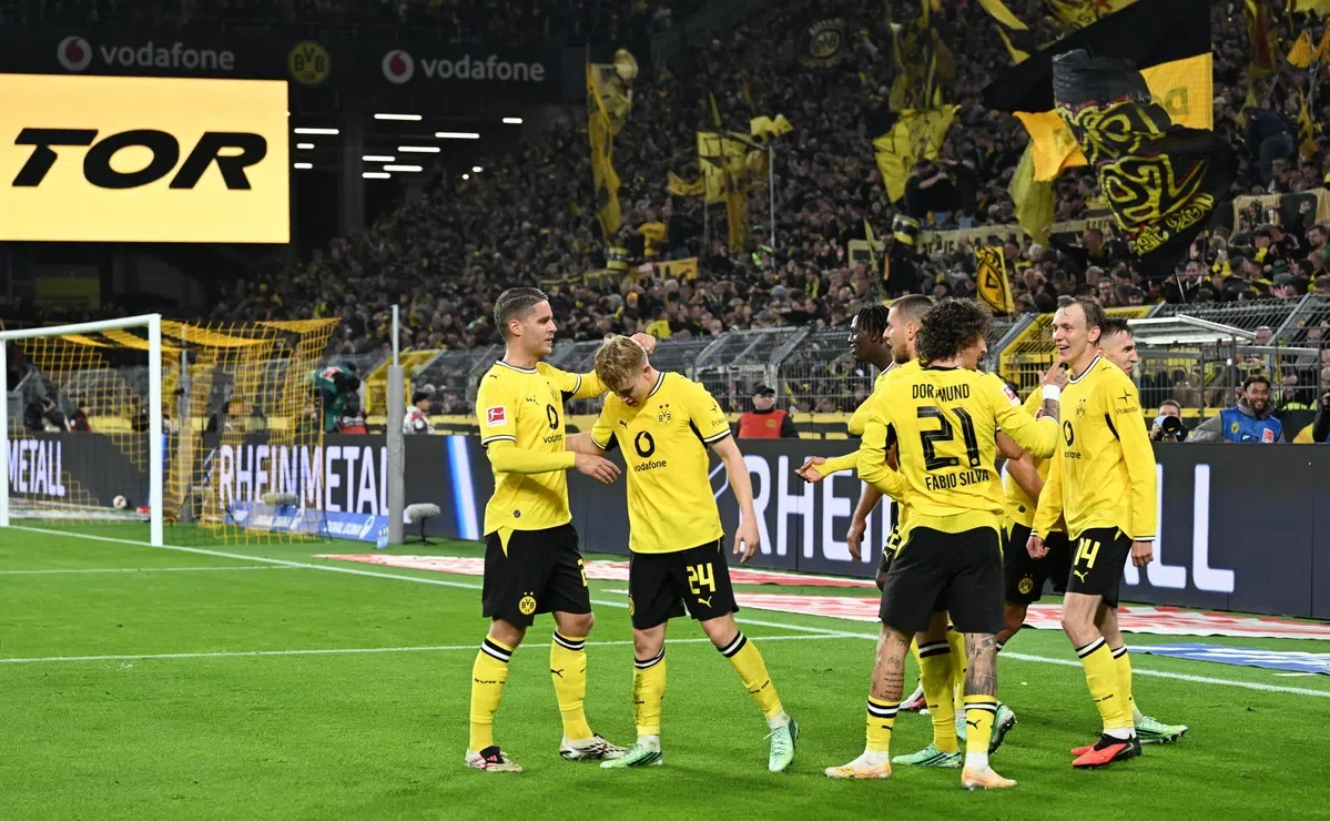 Veerman levert met assist voor Dortmund, Aké raakt geblesseerd bij Fenerbahçe