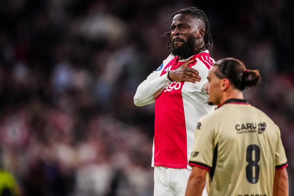 Dominance of Ajax's Tolu Impresses Den Uil: A Challenge for the Competition