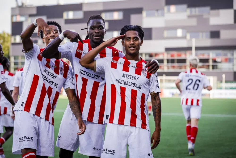 Hinoké’s Hat-Trick Powers TOP Oss to Victory While NAC Settles for Draw Against Vitesse